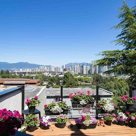 Billion Dollar Views In A Beautiful Fairview Slopes Heritage House Apartment Vancouver Exterior foto