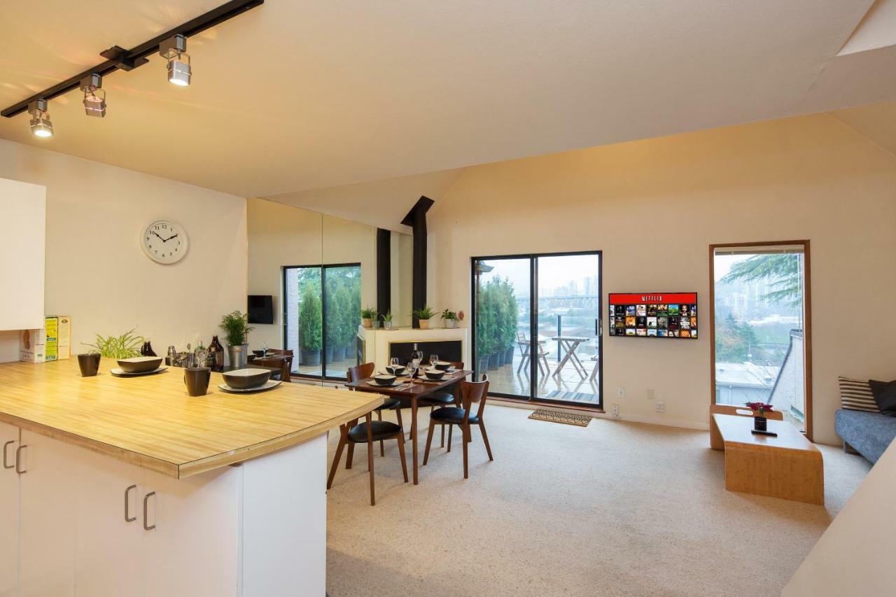 Billion Dollar Views In A Beautiful Fairview Slopes Heritage House Apartment Vancouver Exterior foto