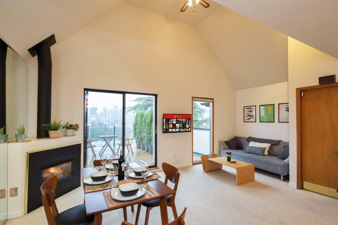 Billion Dollar Views In A Beautiful Fairview Slopes Heritage House Apartment Vancouver Exterior foto
